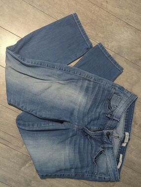 Guess Light Blue Cropped Ankle Jeans